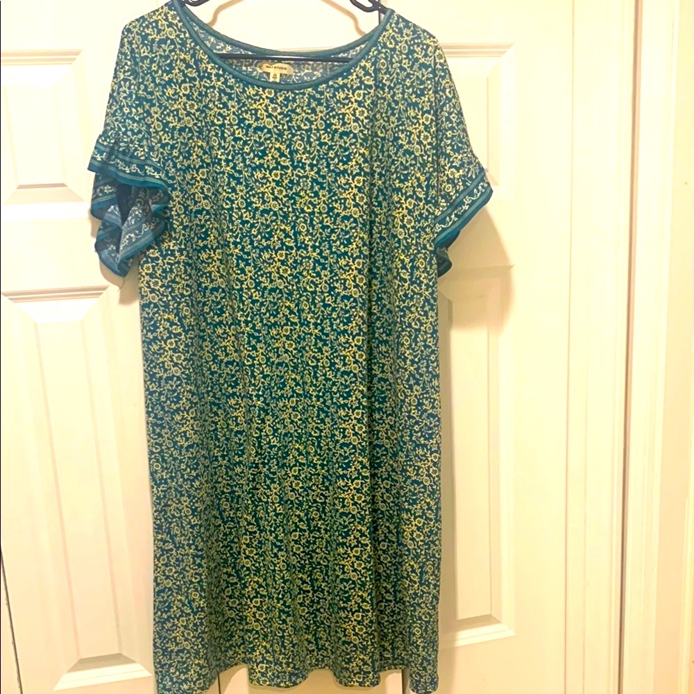 Max Studio Green Cuffed Sleeve Mini Dress